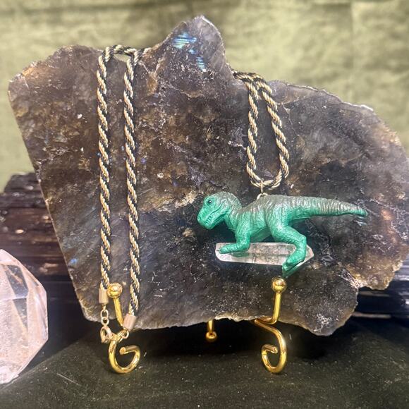 Upcycled vintage dinosaur necklace with clear quartz on gold chain. - Picture 1 of 5